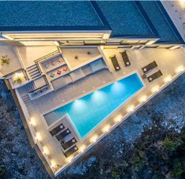 4 bedroom villa with heated pool and sea view in Vinišće, sleeps 8